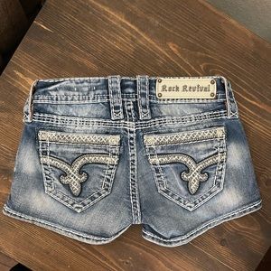 ✨ Rock Revival Shorts Sz 24 ✨